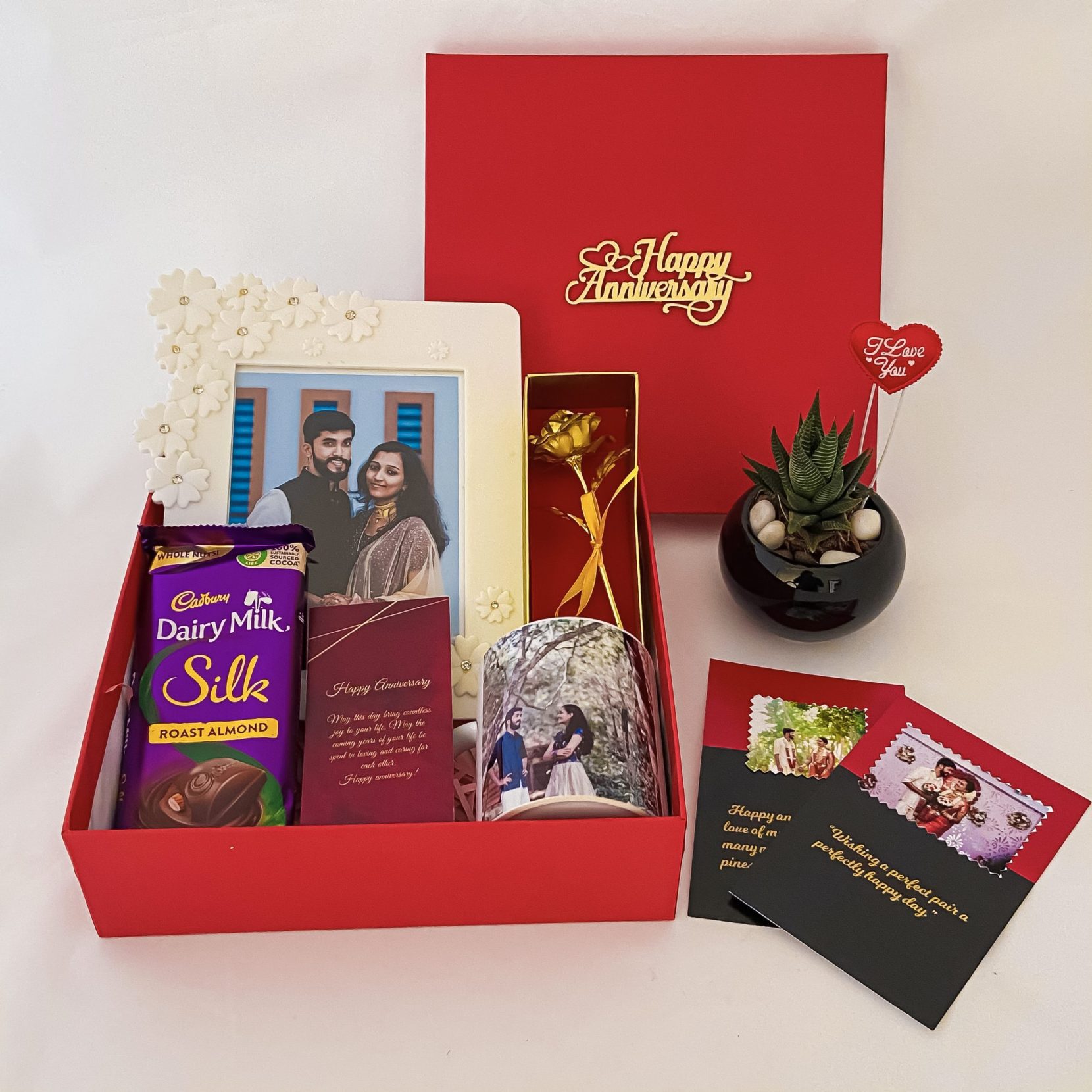 The Rich Box - Heart Shape Chocolate Gift Box & Happy Anniversary - 1  Greeting card Combo Gift Pack for Couple / Parents / Wife / Husband with  Love : Amazon.in: ग्रॉसरी और गूरमे फ़ूड