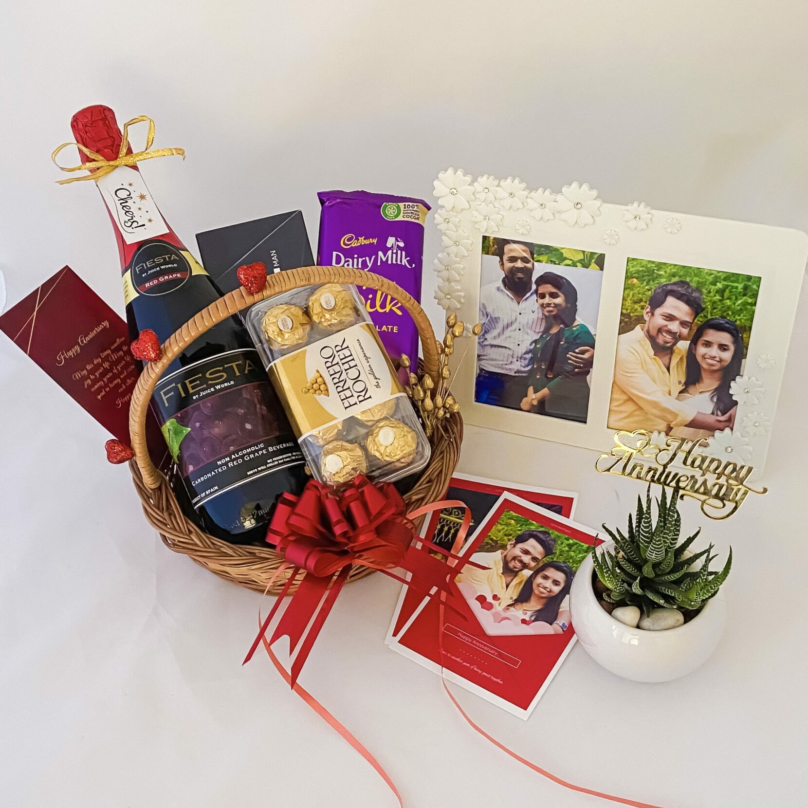 Best Wedding Anniversary Gifts For Him | Romantic Gift Ideas