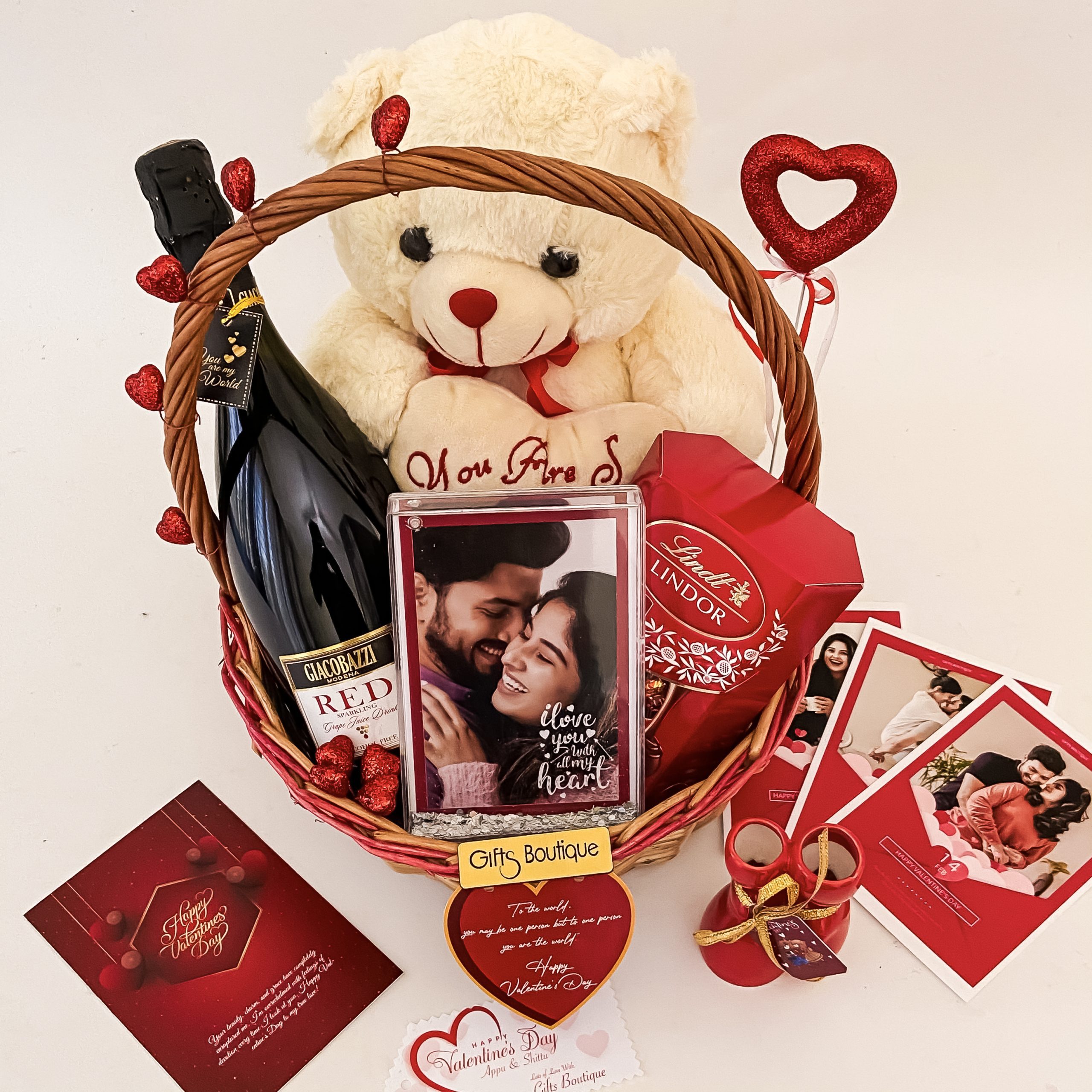 Valentine's Day Gift Guide for Fashionista Girlfriend / Wife |  KeralaGifts.in Blog
