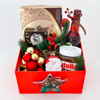 Premium corporate holiday gifts with chocolates, wine and holiday decoration Keyword: corporate holiday gifts
