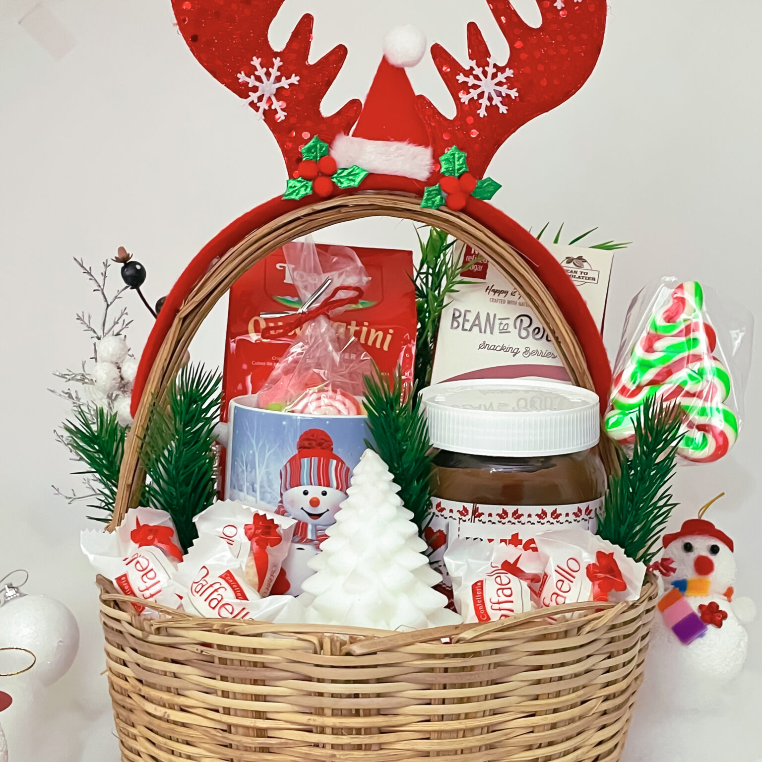 Send Or Buy Holiday Gifts Hamper To Your Loved Ones