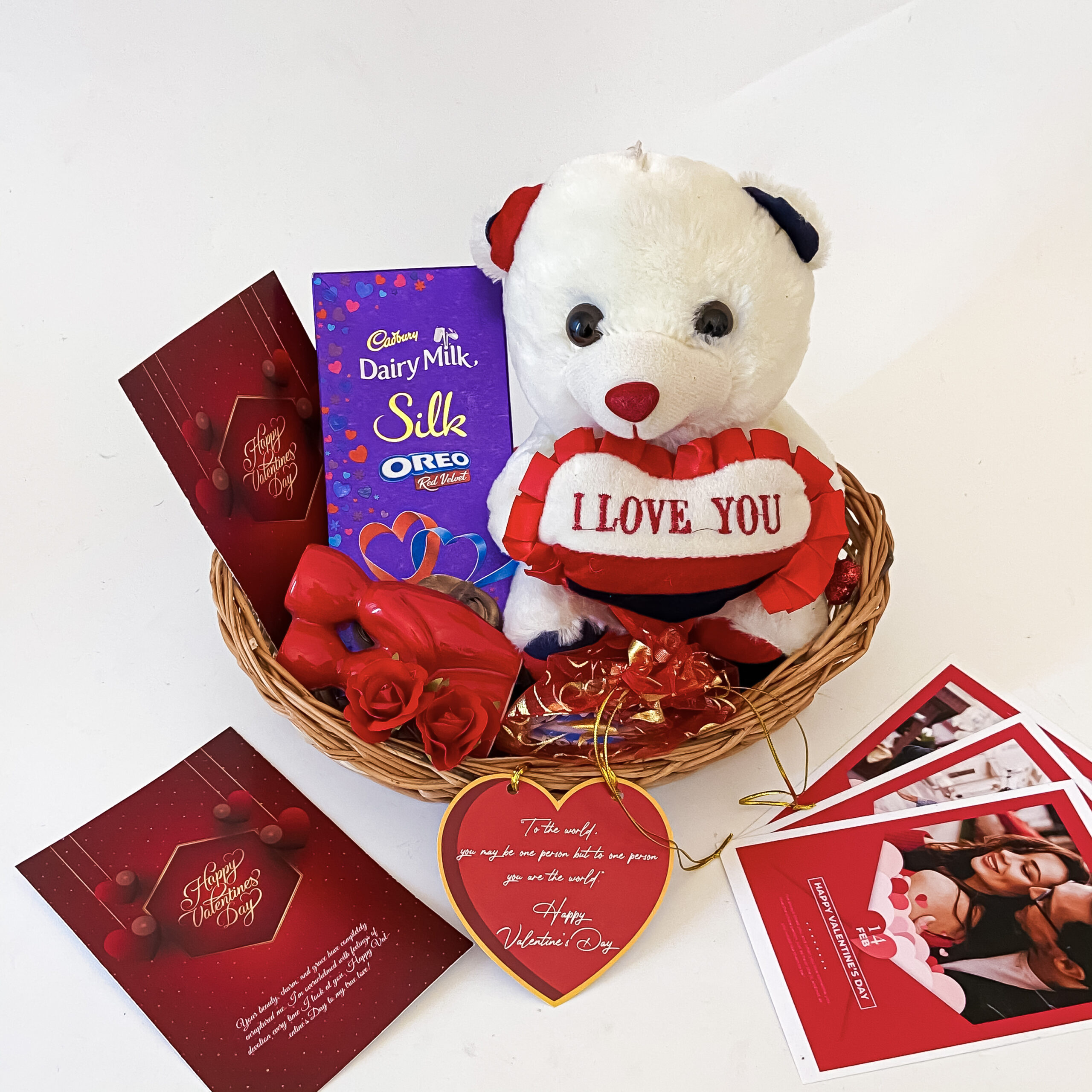 Valentine Day Gift - Girlfriend ,Wife,Husband ,Boyfriend Best Gift for Valentine  Day Gift-Chocolates in a Beautiful Potli+ Fur Heart+ Love Couple Statue+ Valentines  Day Greeting Card : Amazon.in: Grocery & Gourmet Foods