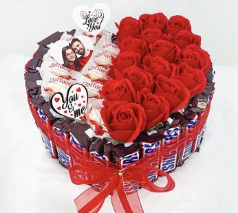 Get gift ideas for bride on wedding day with chocolates and artificial flower