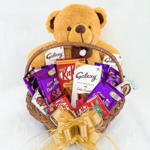 Send Beautiful Anniversary Gifts For Her | Chocolate Hampers