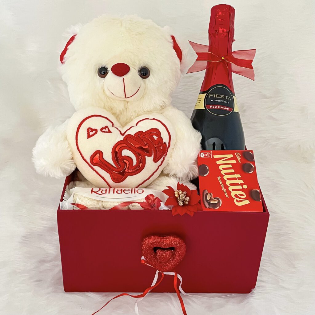 Buy Best Valentines Day Gift Box For Your Girlfriend | 2023