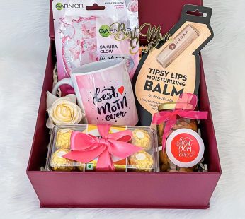 The best handmade Mothers day gift box on this Mothers day 2022 with Mask , Coffee mug, Sugar lip balm, Chocolates, Almond bottle