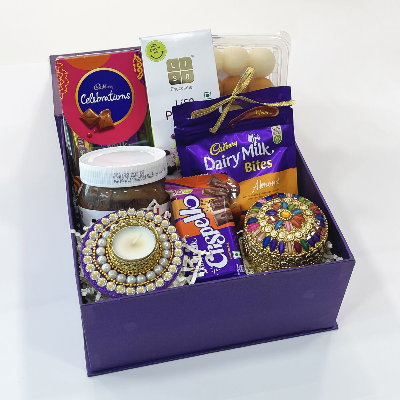 Savoury Treats And Sweets Fusion Gourmet Hamper: Gift/Send Gourmet Gifts  Online JVS1263662 |IGP.com