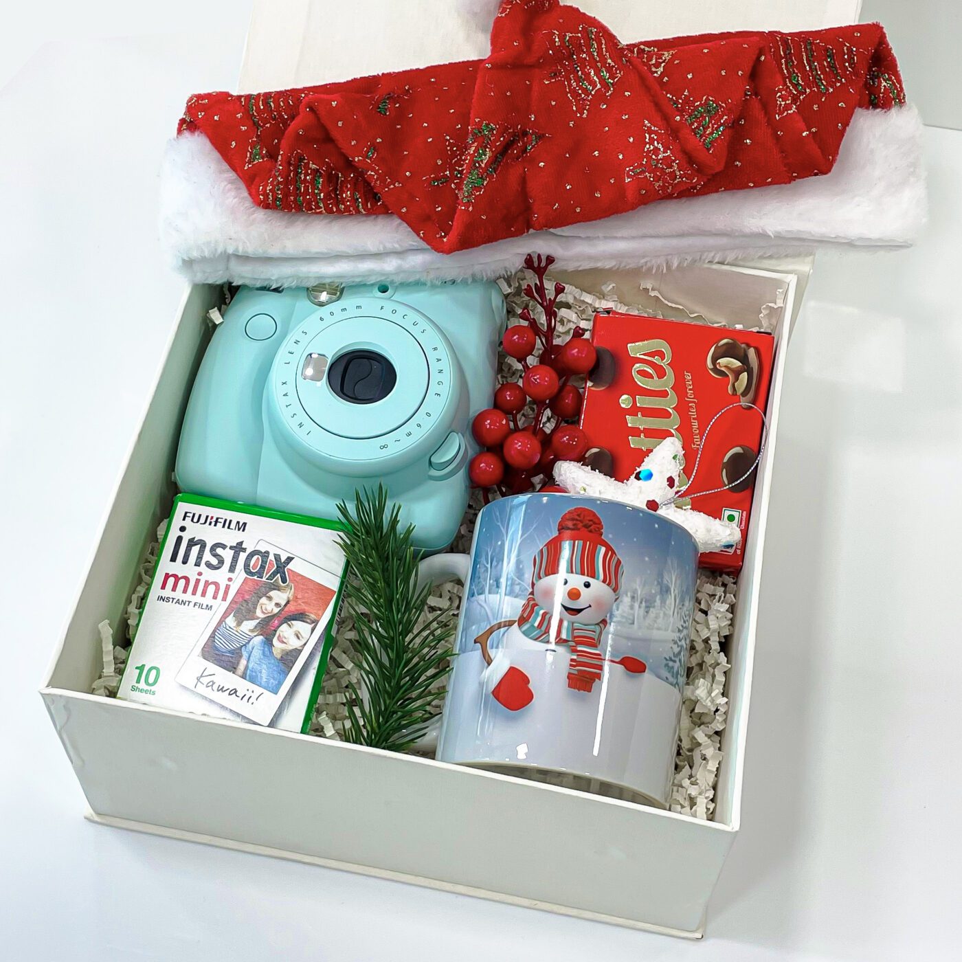 Christmas Gifts - Buy Holly Jolly Christmas Gift Set Online | Nestasia