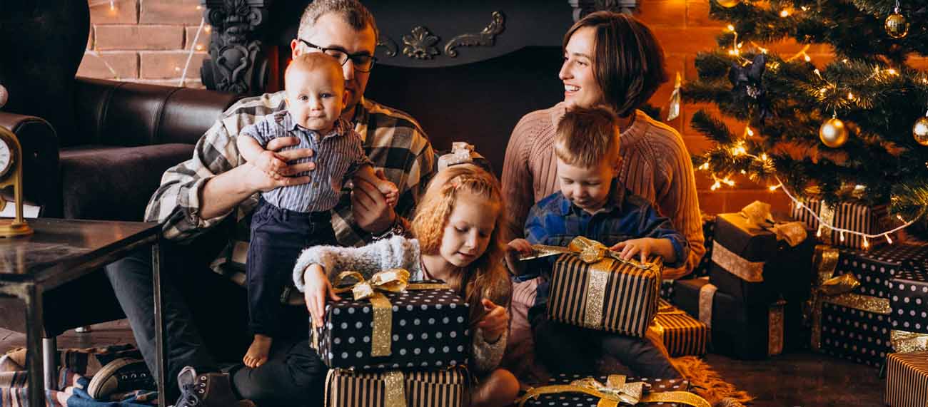 Vintage Christmas Hampers to Brighten Up The Festive Season