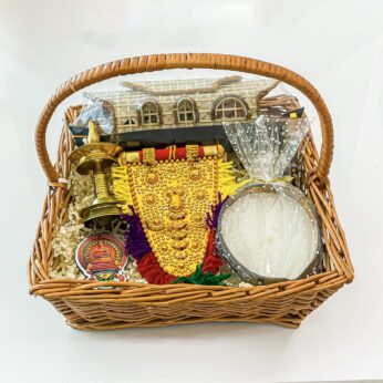 God’s Own Country Kerala Special Souvenir Gift With Nilavilakku, Coconut Shell Candle, And More