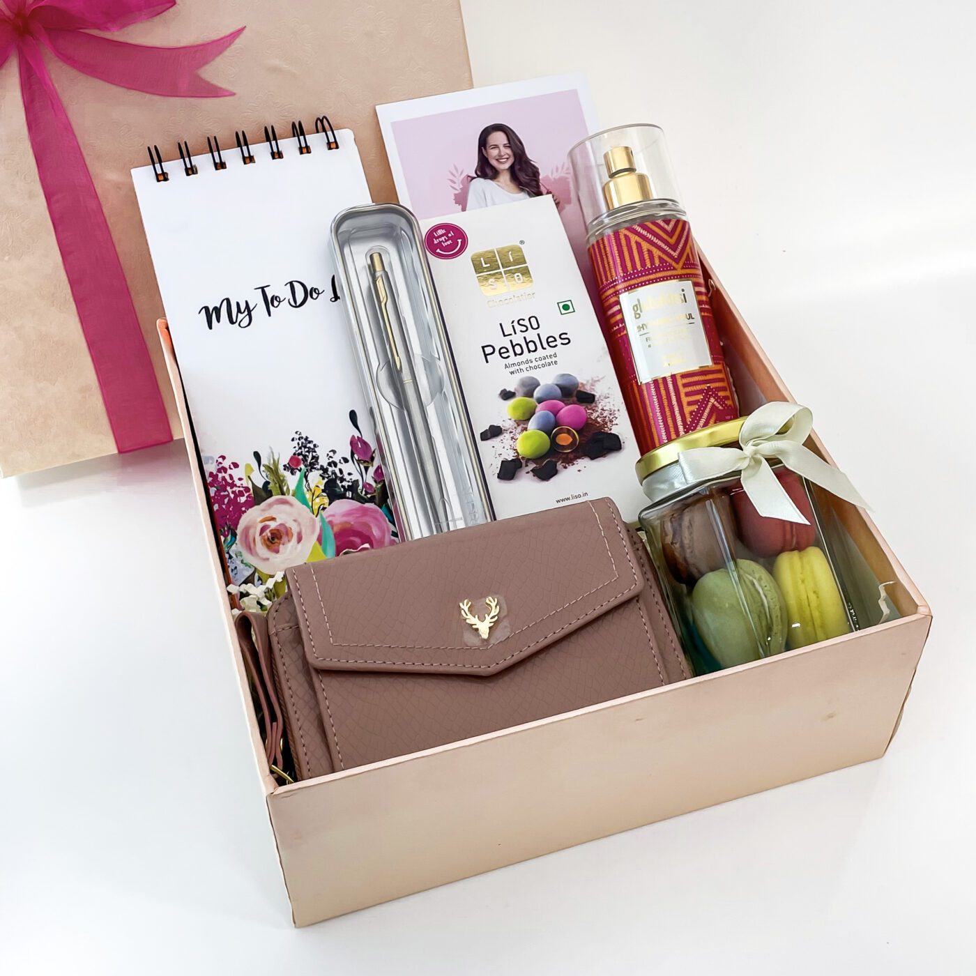 Gifts For Parents India | Send Gifts for Mom and Dad - OyeGifts