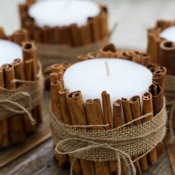 mesmerizing wedding return gifts with cinnamon-scented candles (H 8cm, W 7 cm) x 50 pcs