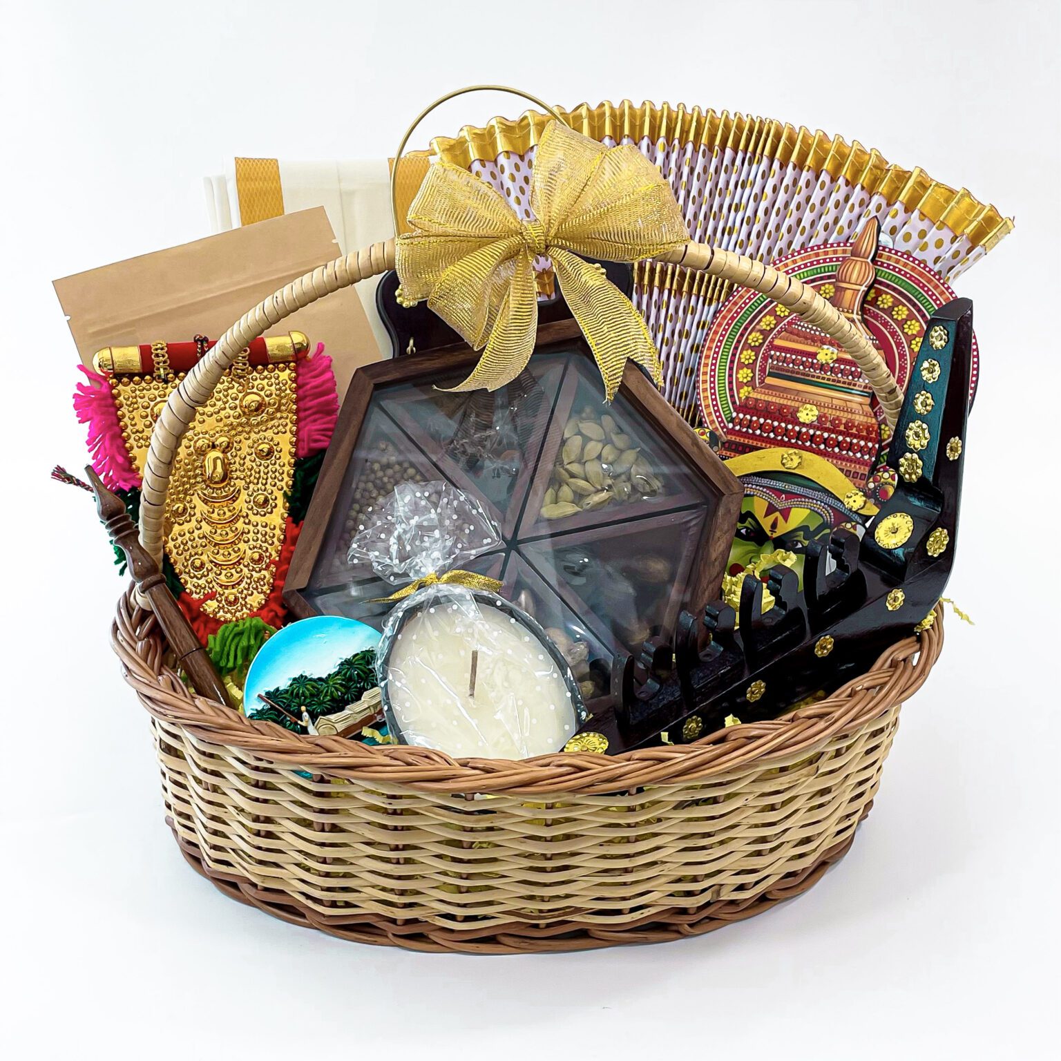 Buy Personalised Onam Gift Hamper For Couples | Angroos.com