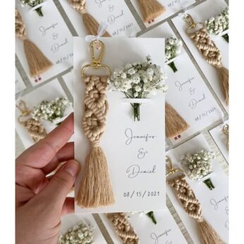 Beautiful dried flower card with macrame keychain for wedding return gift (50 pcs)