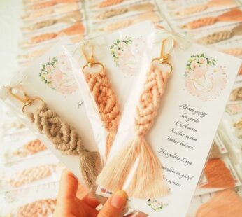 Colorful pastel macrame keychains with message cards for wedding return gifts (50 Pcs)