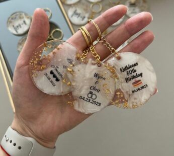 customized resin art keychain for wedding return gift (H 6cm x W 6cm) x 50 Pcs (15 days making time)