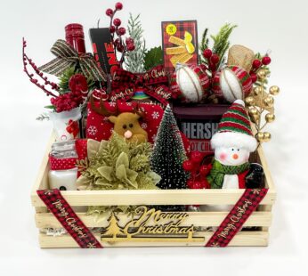 Charming Christmas Delights: Cute Gift Hampers with Motted Candle & Festive Surprises
