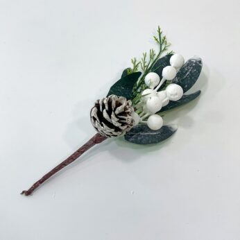 Delightful mini Christmas bouquet to bring a touch of holiday cheer