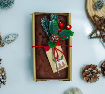 Merry Christmas Delight: Xmas Loaf Cake with Festive Decorations (300 gm)
