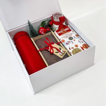 Alluring New Year gift hamper for employees filled with LED bottle gifts and chocolates