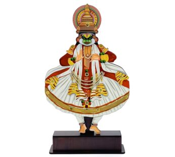Majestic dancing Kathakali stand – Harmonious blend of detailing and vibrant colors