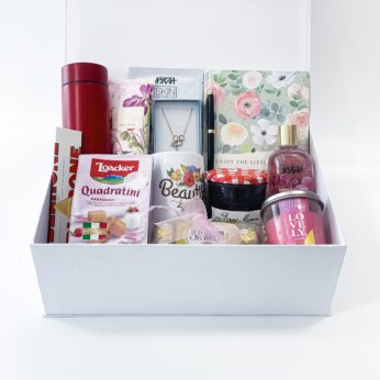 Adorable women’s day gift for mom including Nykka Shower Gell, Face Mask, Mug, and more.
