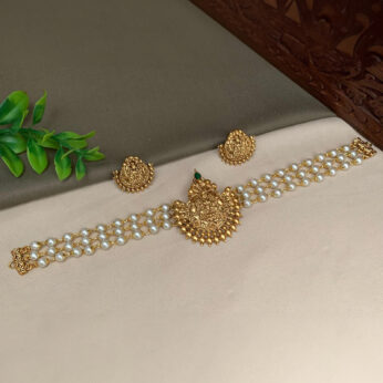 Traditional Indian Jewelry Set with Choker Necklace and Earrings