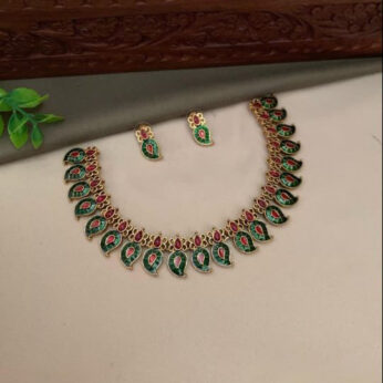 Elegant Traditional Green and Red Imitation Jewelry Set