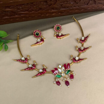 Exquisite Floral Motif Imitation Jewelry Set