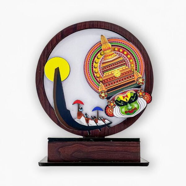 Kathakali With Vallam Kali Momento – Perfect Gift For Housewarming