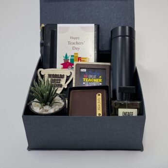 Elegant Teachers Day Gift Hamper – Thoughtful & Practical Gifts for Teachers